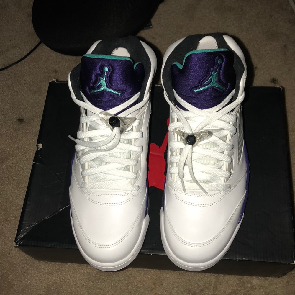 Size 11 2013 retro grape 5s.  9/10 condition
